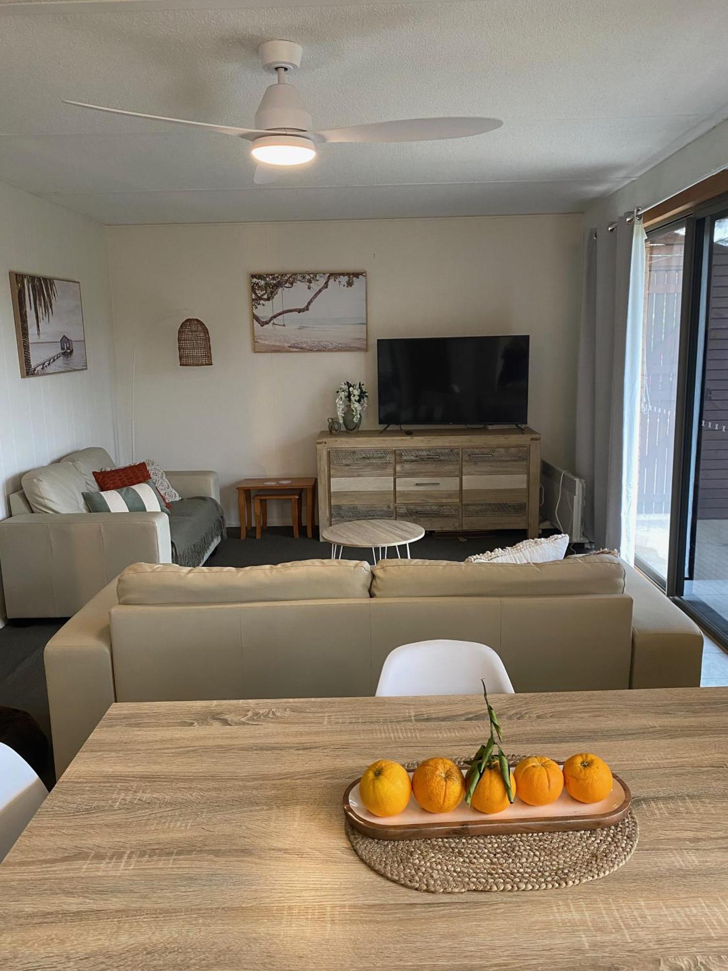 Views Apartment *